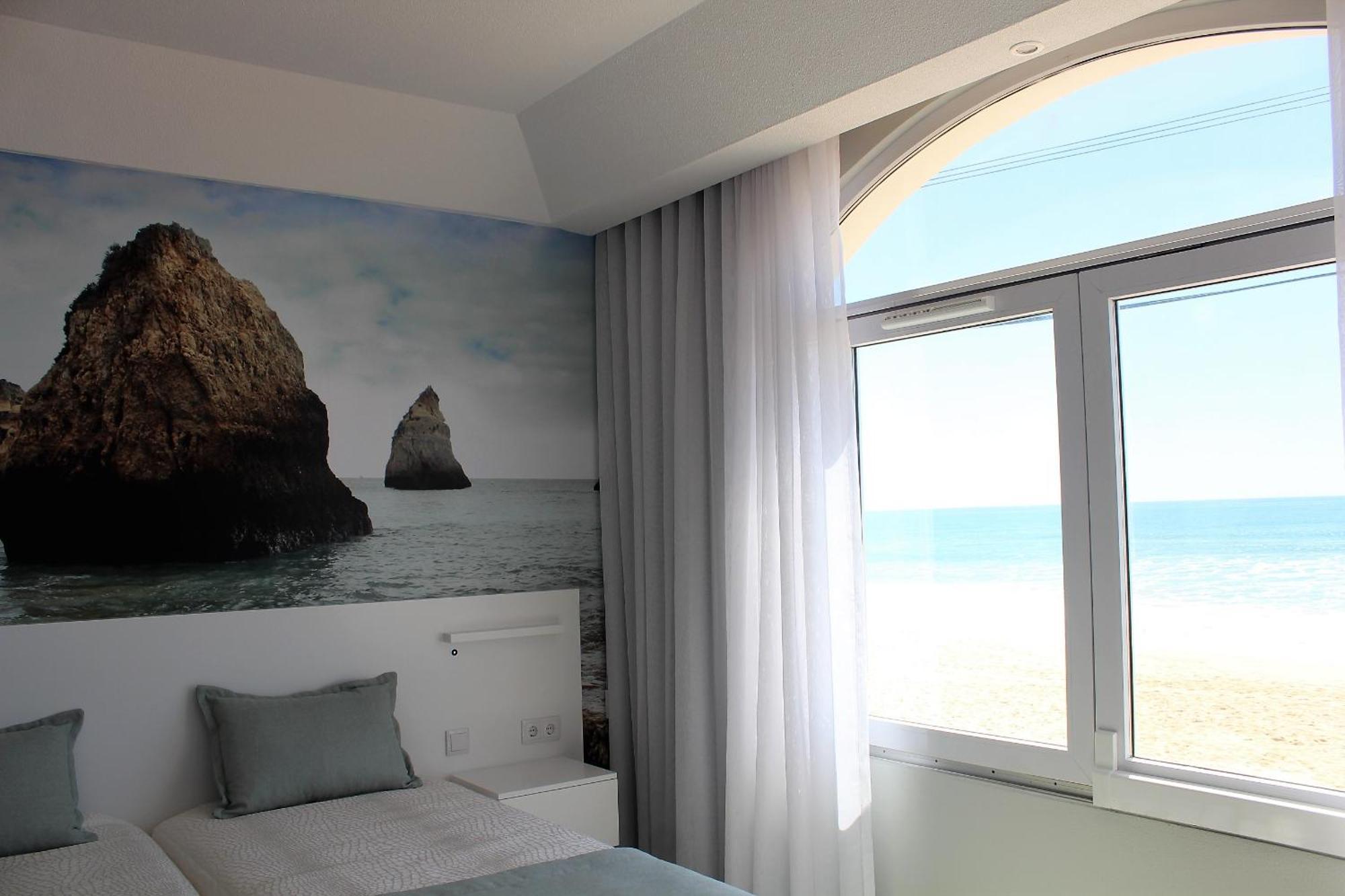 Golden Beach Guest House & Rooftop Bar Фару Экстерьер фото