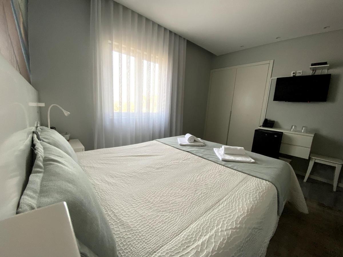 Golden Beach Guest House & Rooftop Bar Фару Экстерьер фото